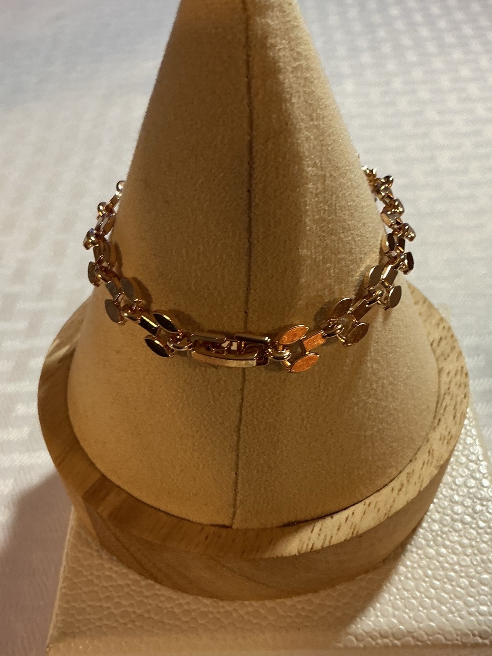 Genuine Peridot Marquise Cut Leaf Cluster Gold Tone Bracelet - Picture 4 of 5